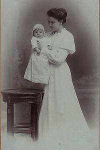 66196. ateliér J. F. Langhans, Praha, Vodičkova ulice 37. – Matylda Hlaváčkova