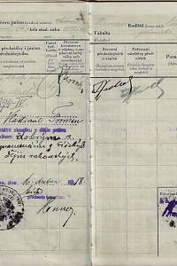 Seznam přednášek (index lectionum), do kterých byl zapsán jako řádný posluchač Vlastimil Forman, rodiště Louny - Čechy. ... Zapsán na fakultě právnické